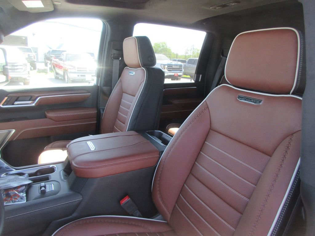 New 2026 GMC Sierra 3500 Denali Ultimate AWD/4WD image 13