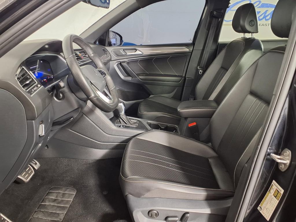 Used 2024 Volkswagen Tiguan SE R-Line image 13