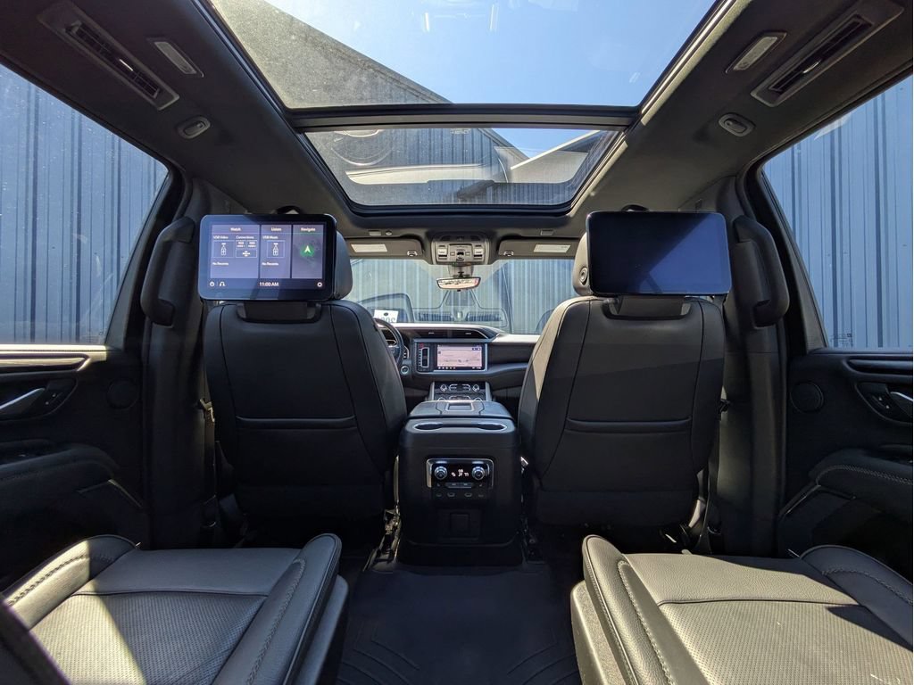 Used 2021 GMC Yukon Denali w/ Denali Ultimate Package AWD/4WD image 28