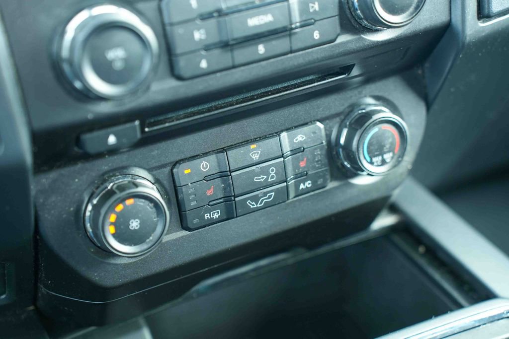 Used 2018 Ford F150 XLT w/ Equipment Group 302A Luxury image 31