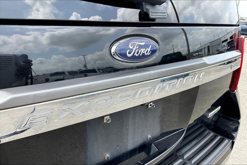Used 2017 Ford Expedition EL Limited w/ Equipment Group 301A image 25