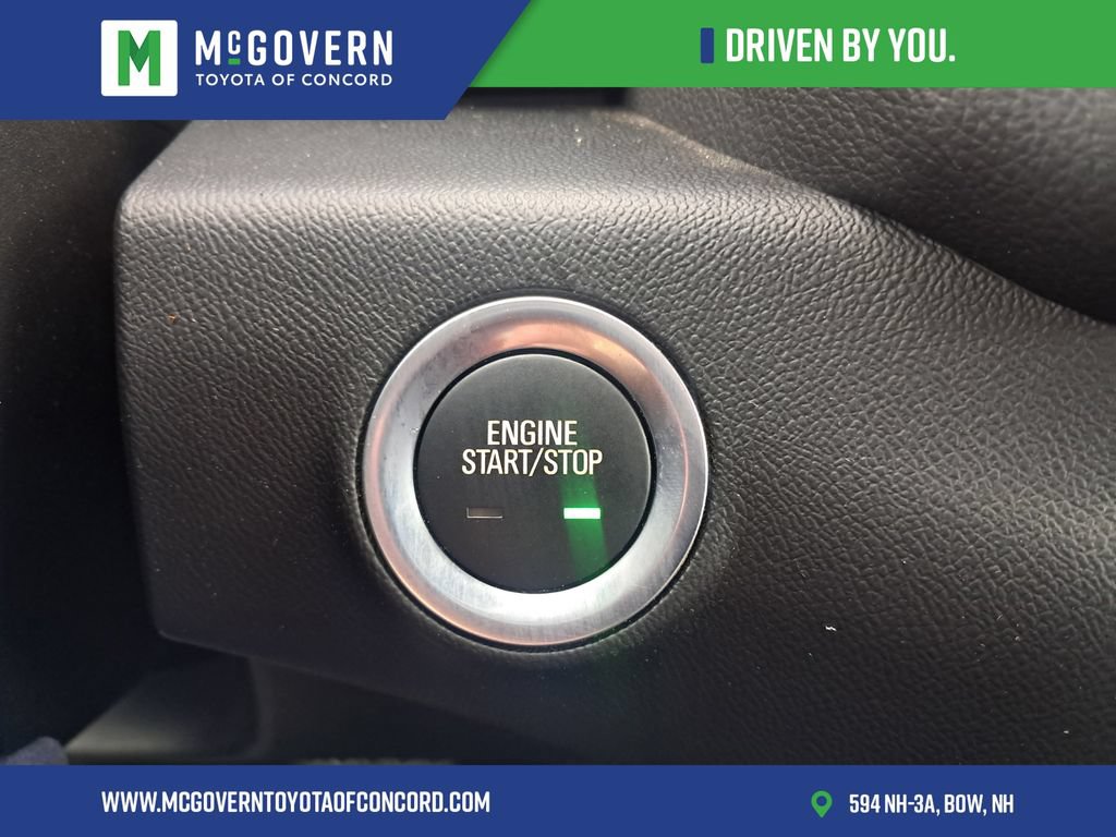 Used 2024 GMC Terrain SLT w/ Infotainment Package II AWD/4WD image 32