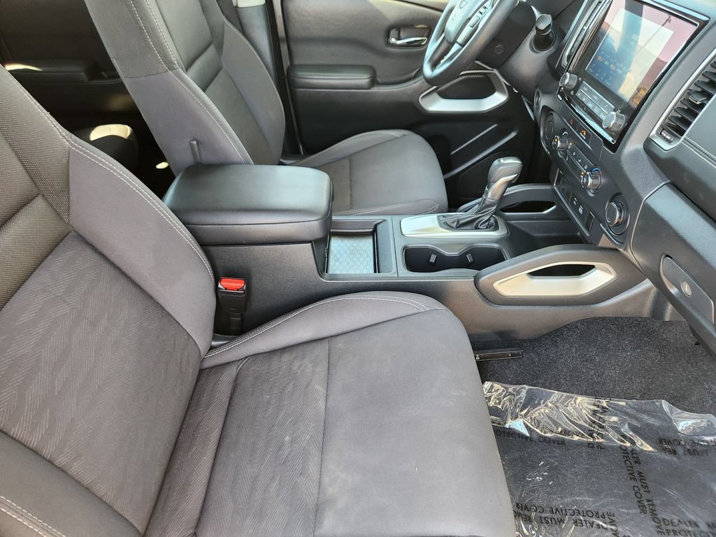 Used 2022 Nissan Frontier SV RWD image 5