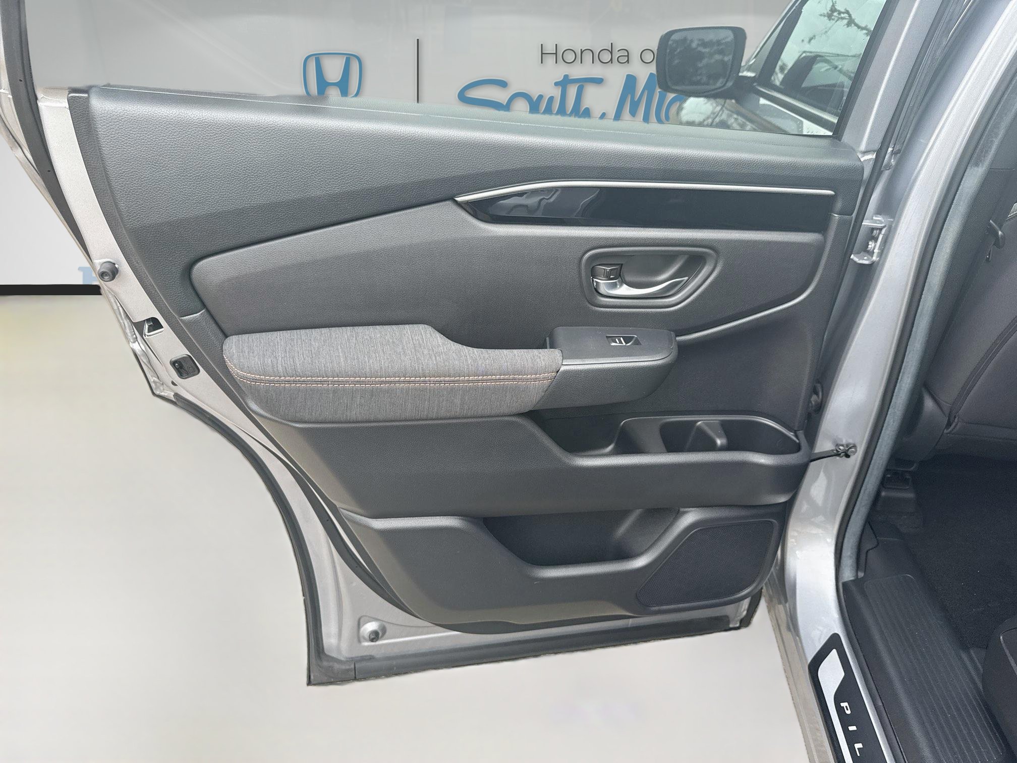 Certified 2024 Honda Pilot Sport image 25