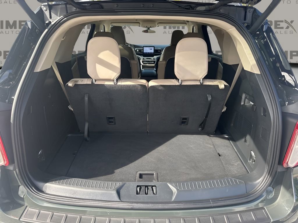 Used 2024 Ford Explorer XLT w/ Equipment Group 202A image 28