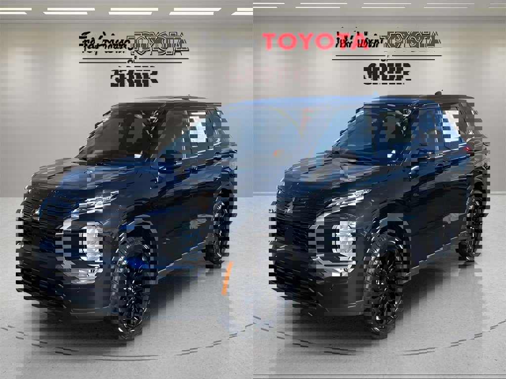 Used 2022 Mitsubishi Outlander SE image 1