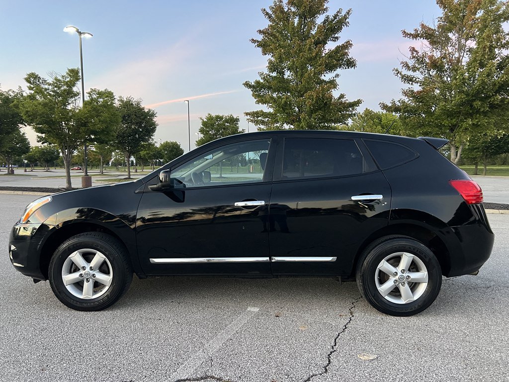 Used 2013 Nissan Rogue S w/ Special Edition Pkg AWD/4WD image 2