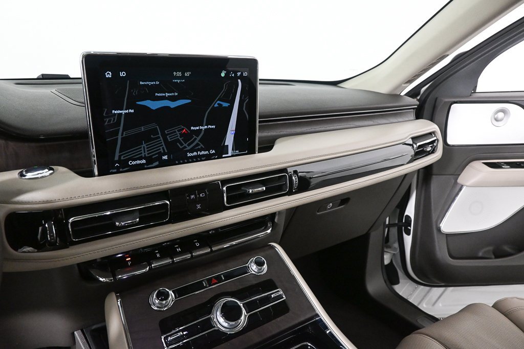 Used 2022 Lincoln Aviator Reserve w/ Equipment Group 201A image 13