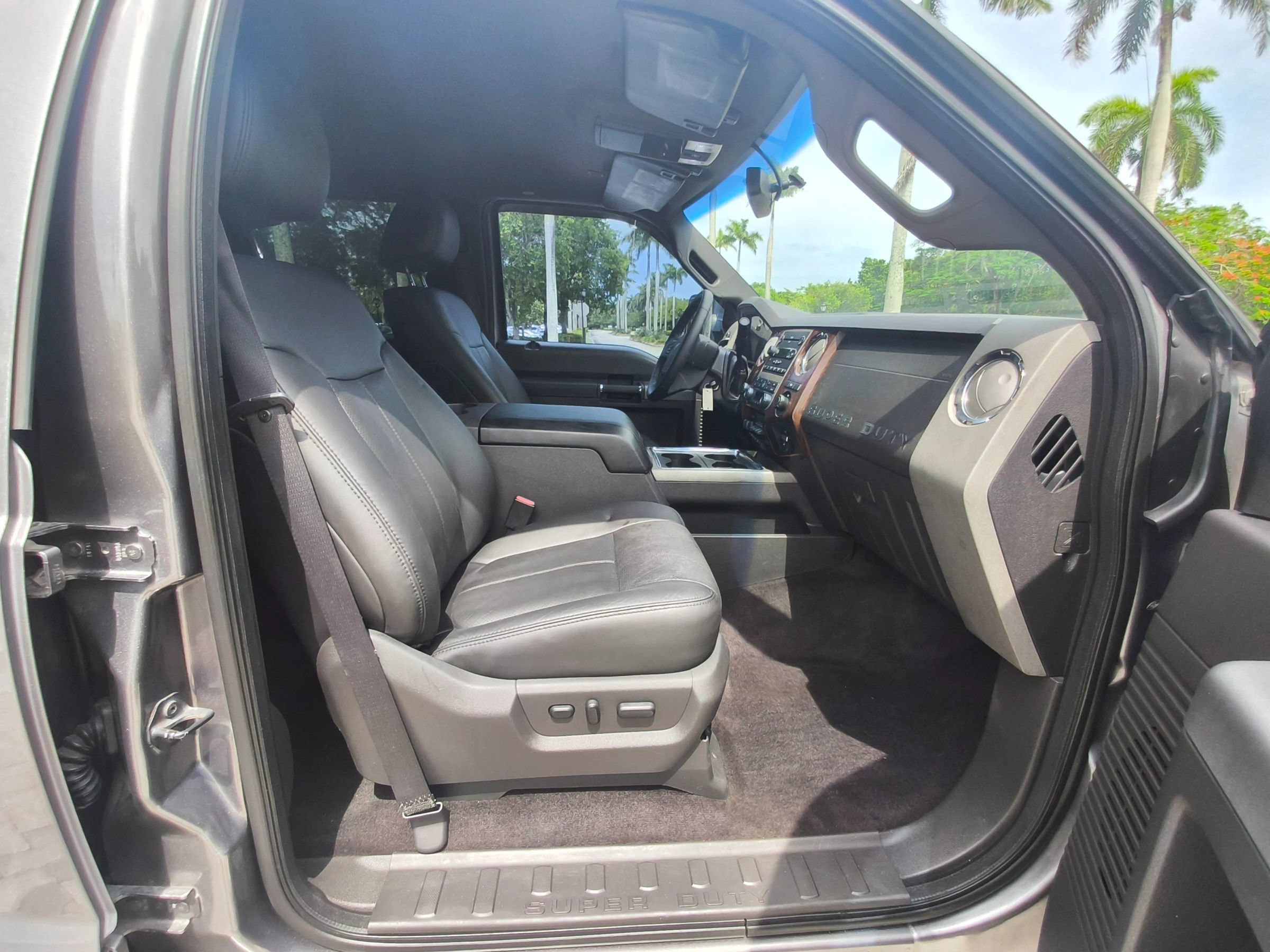 Used 2011 Ford F250 Lariat w/ Lariat Interior Pkg RWD image 32