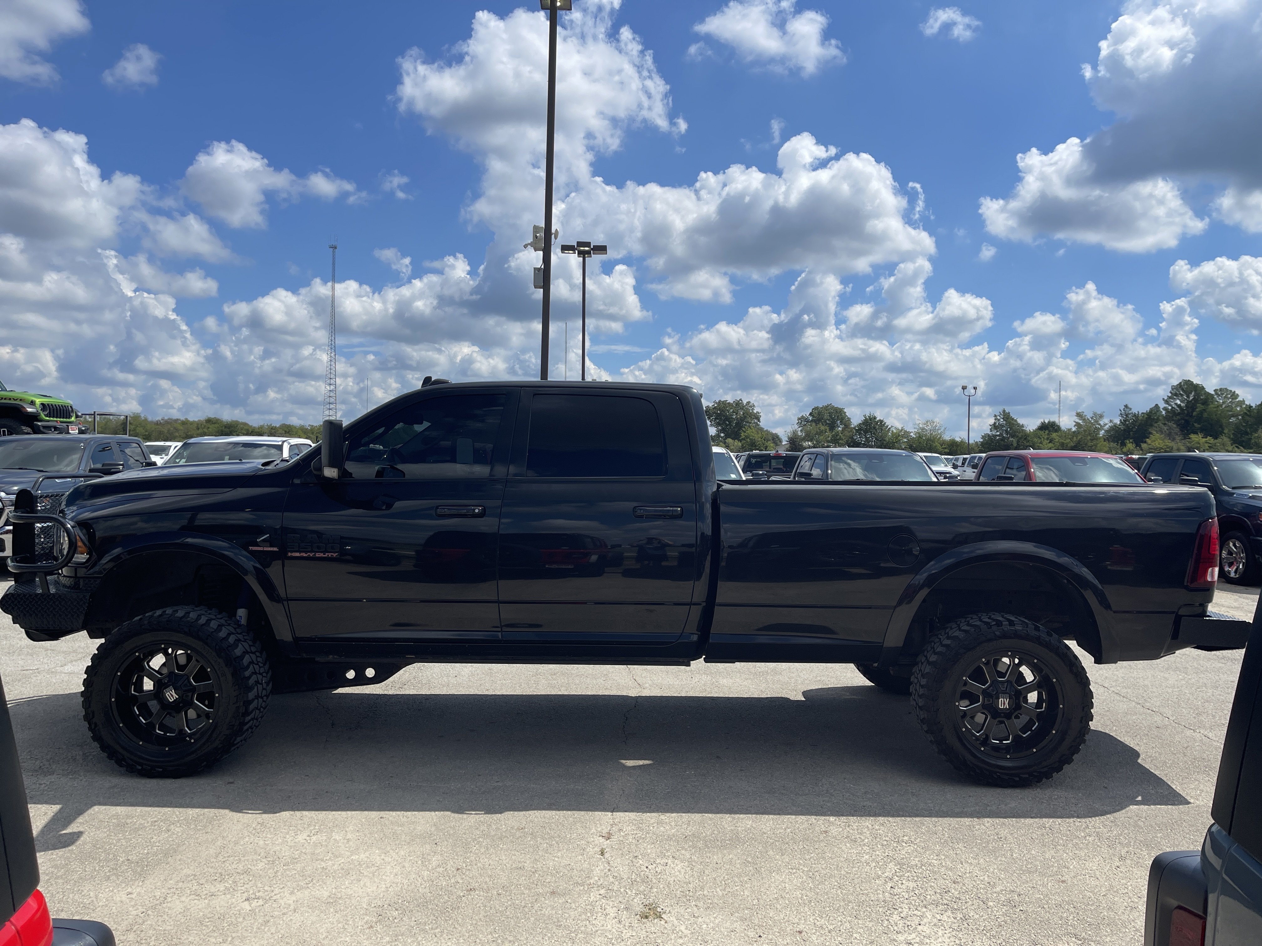 Used 2017 RAM 3500 Laramie w/ Sport Appearance Group AWD/4WD image 7