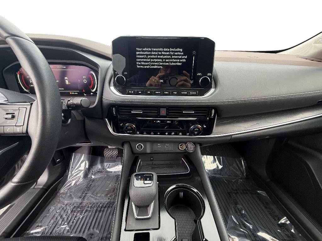Used 2023 Nissan Rogue Platinum w/ Platinum Premium Package image 17