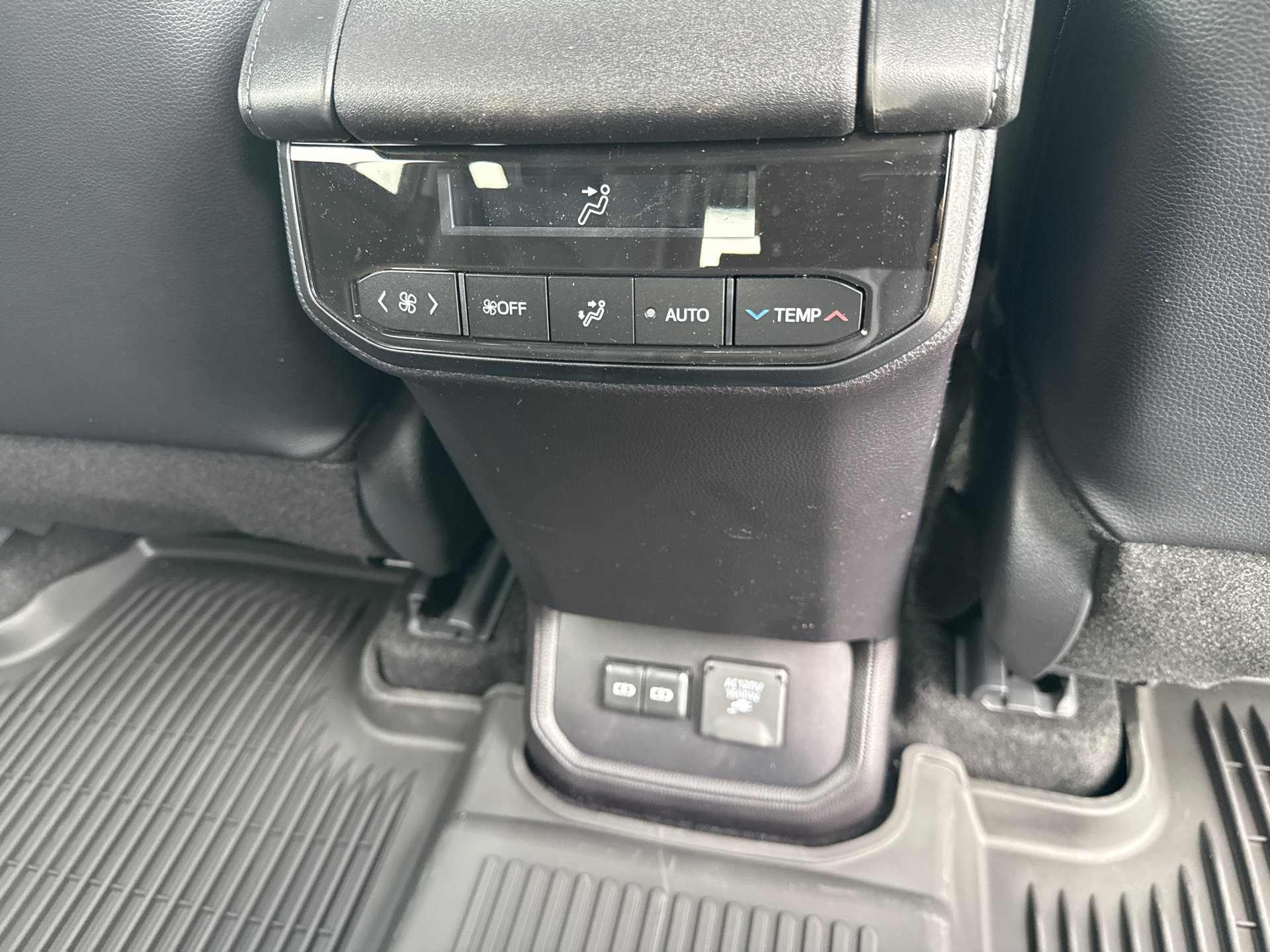 Certified 2026 Toyota Highlander Limited AWD/4WD image 20