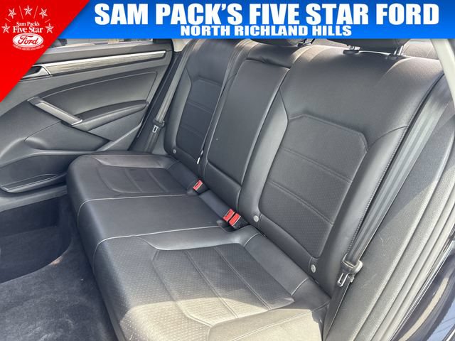 Used 2018 Volkswagen Passat 2.0T SE FWD image 31