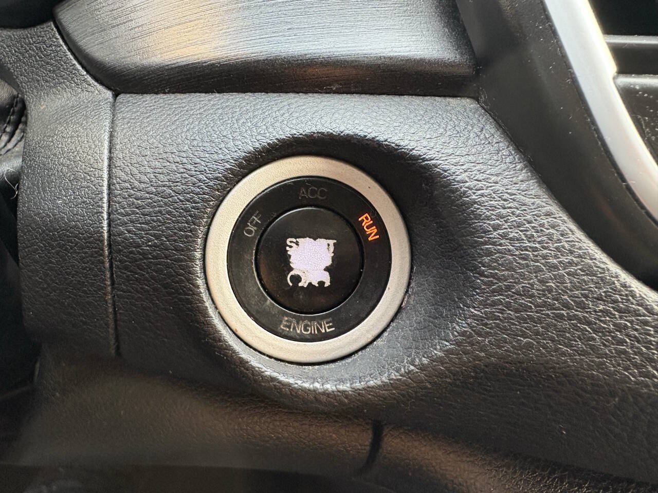 Used 2015 Chrysler 200 Limited FWD image 30