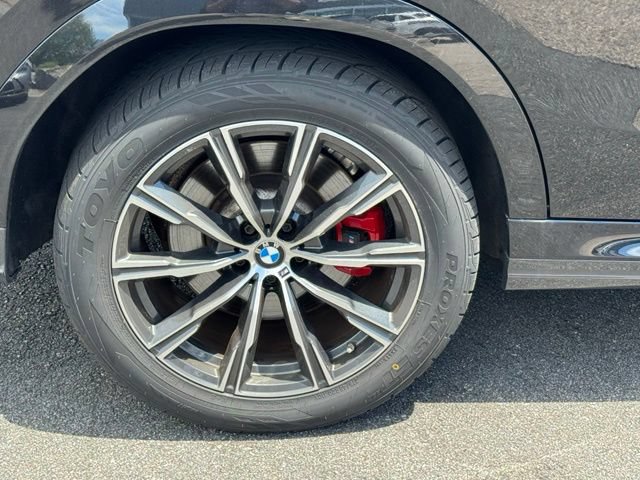 Used 2022 BMW X6 M50i w/ Premium Package AWD/4WD image 13