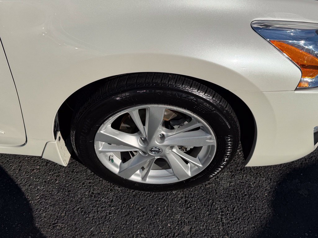 Used 2014 Nissan Altima 2.5 SV w/ Convenience Package FWD image 6