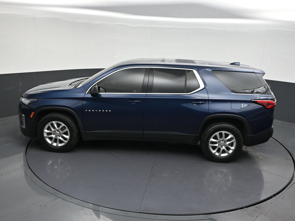 Used 2023 Chevrolet Traverse LS FWD image 17
