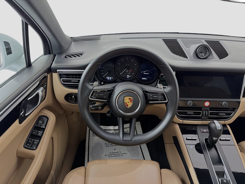 Certified 2023 Porsche Macan AWD/4WD image 24