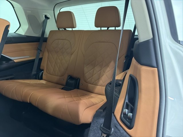 Certified 2024 BMW X7 xDrive40i w/ Premium Package image 19