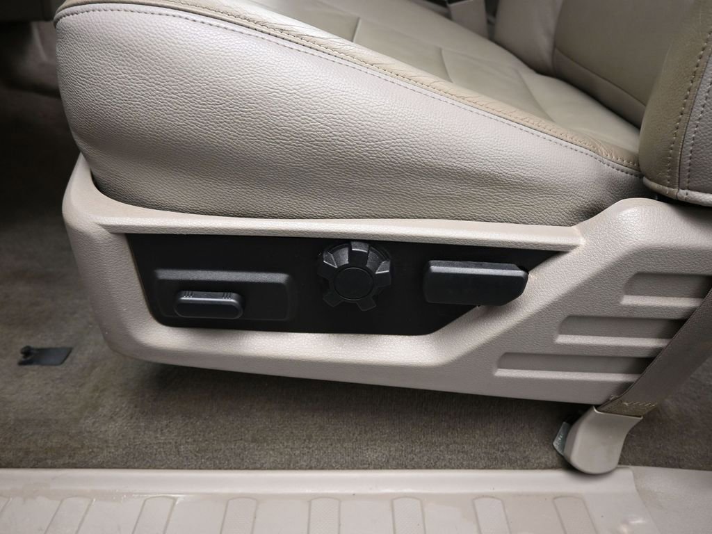 Used 2010 Ford F350 Lariat image 10
