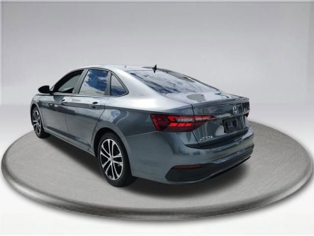 Used 2024 Volkswagen Jetta Sport image 11