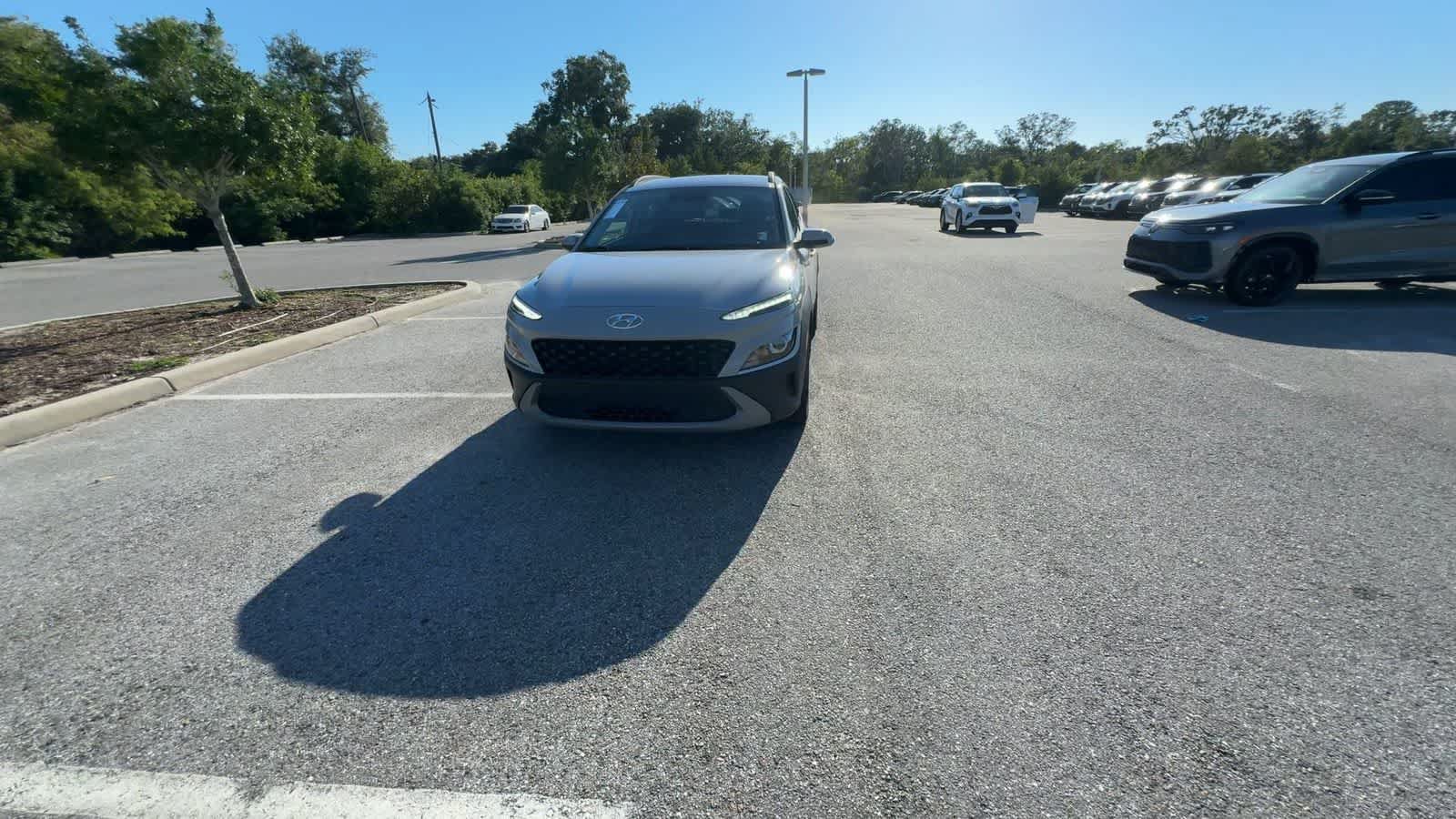 Used 2022 Hyundai Kona SEL FWD image 3