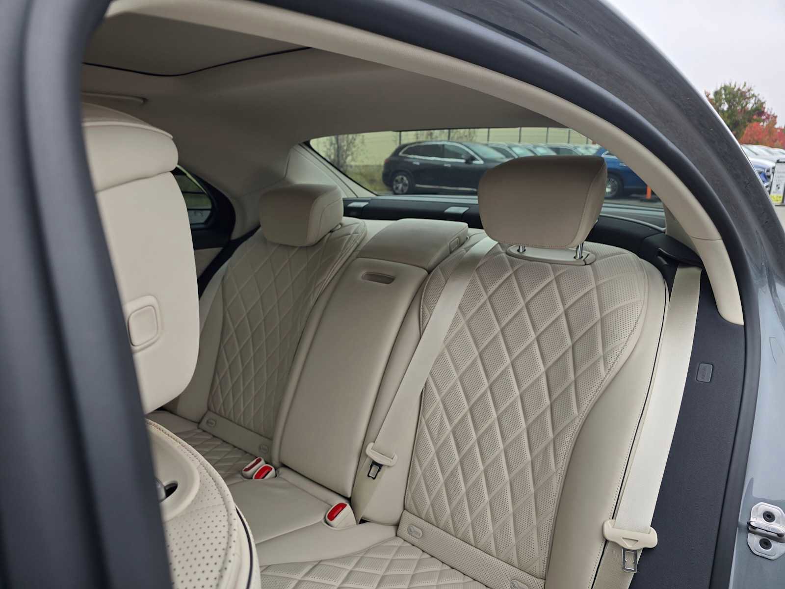Used 2024 Mercedes-Benz S 580e 4MATIC Sedan image 19