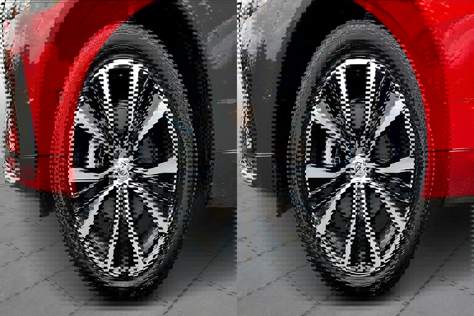 Certified 2023 Volvo XC60 B5 Plus w/ Climate Package image 10