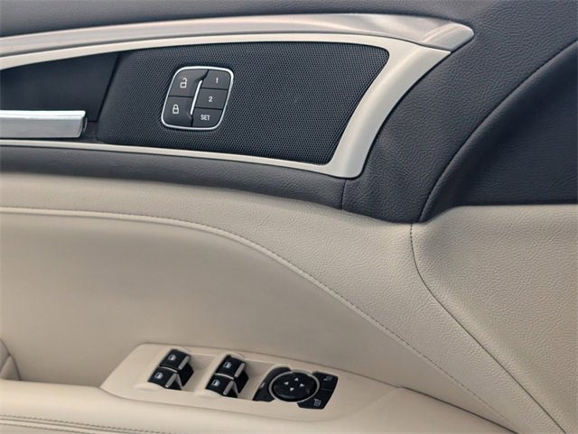 Used 2019 Lincoln MKZ Premiere image 26