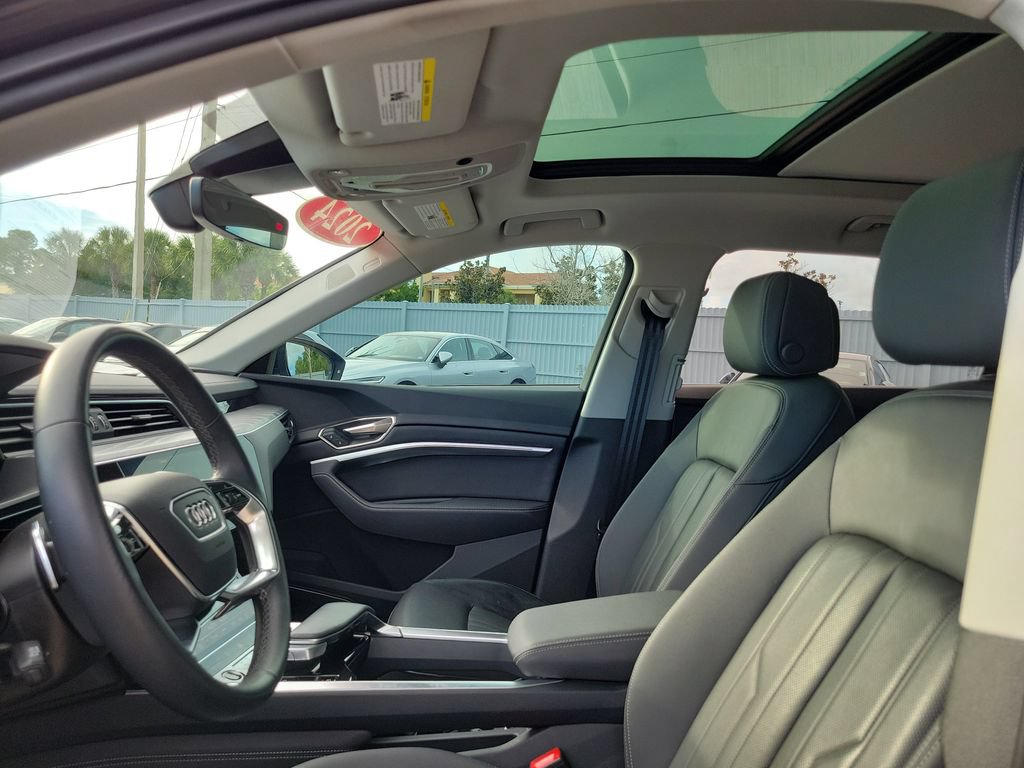 Certified 2024 Audi Q8 e-tron Premium Plus AWD/4WD image 27