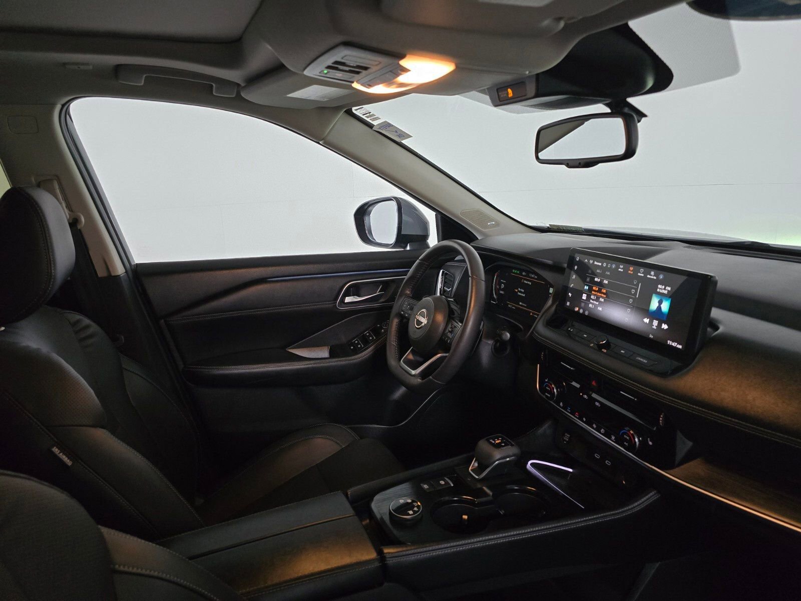 Used 2024 Nissan Rogue Platinum w/ Platinum Premium Package image 25