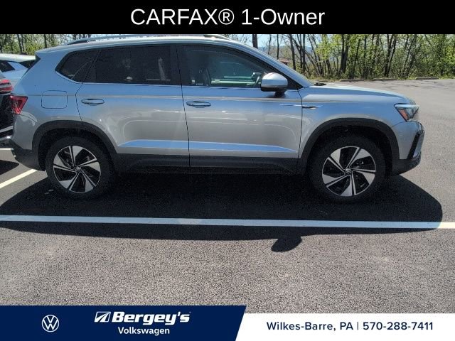 Used 2024 Volkswagen Taos SE AWD/4WD image 3