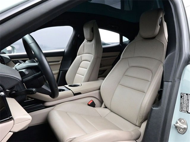 Used 2025 Porsche Taycan image 5