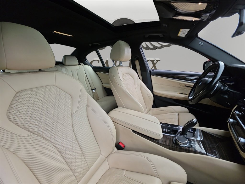 Used 2021 BMW 530i xDrive w/ Convenience Package image 11