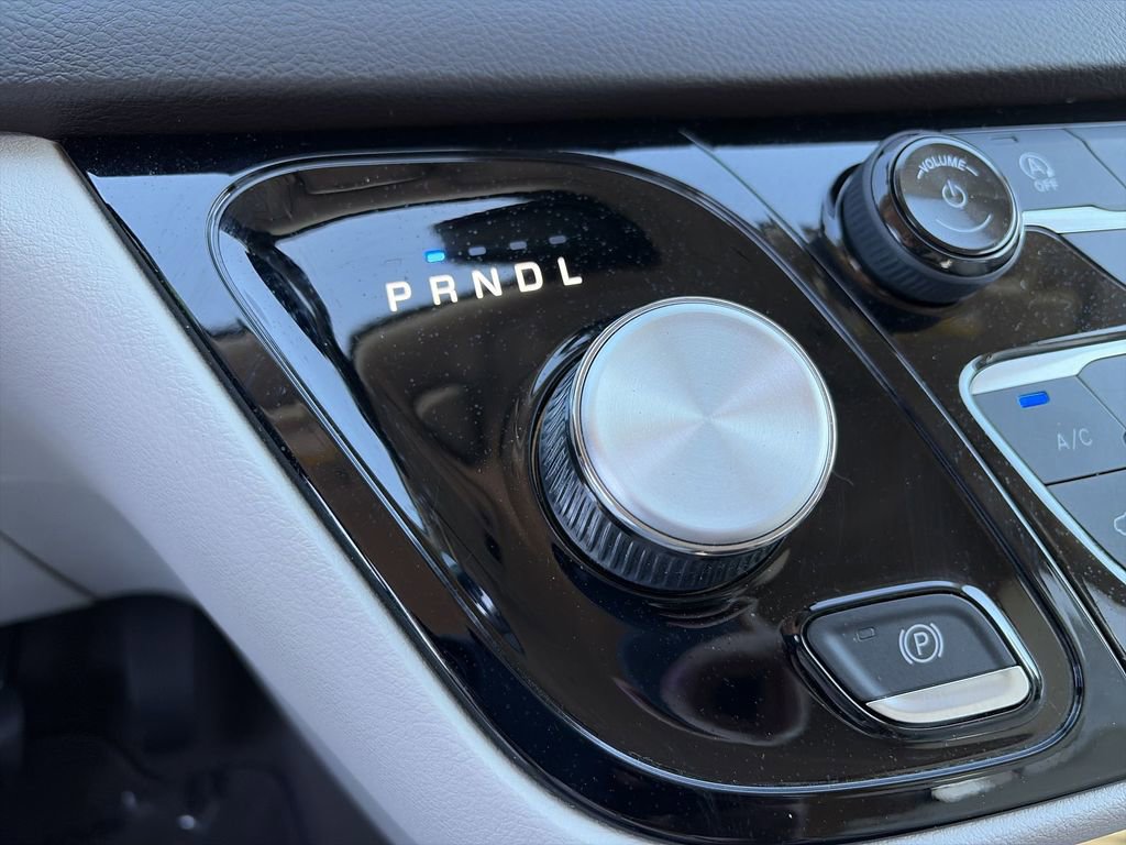 Used 2020 Chrysler Pacifica Touring-L image 21