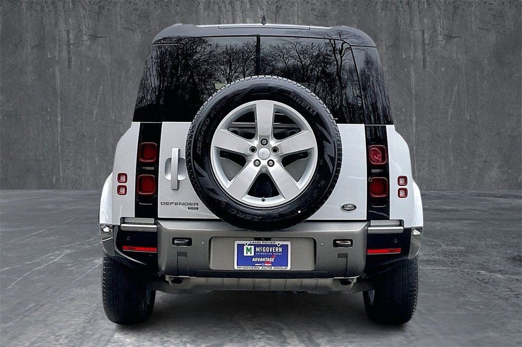 Used 2023 Land Rover Defender 110 X-Dynamic SE image 5