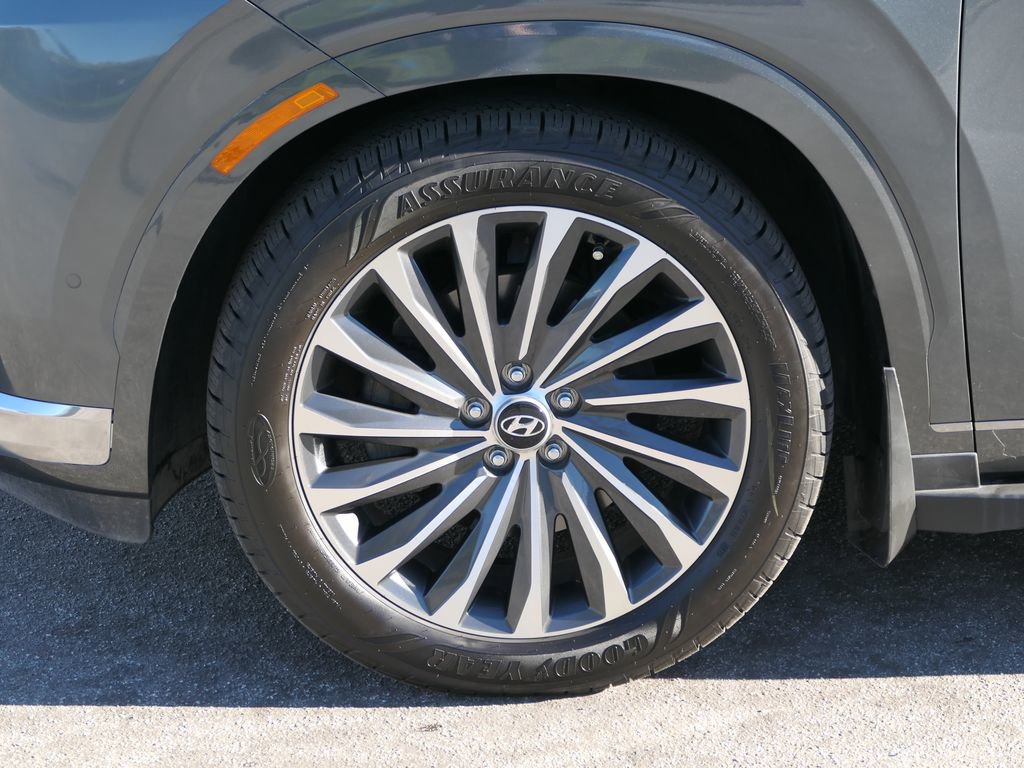 Used 2024 Hyundai Palisade Calligraphy image 10