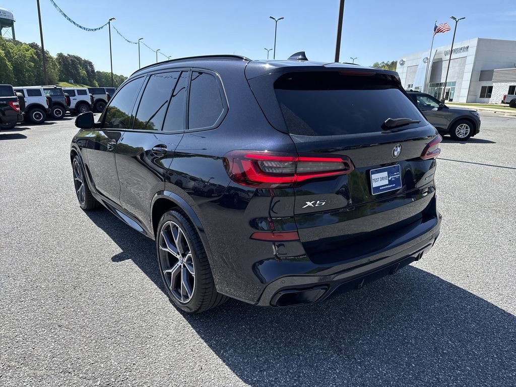 Used 2021 BMW X5 sDrive40i w/ M Sport Package RWD image 2