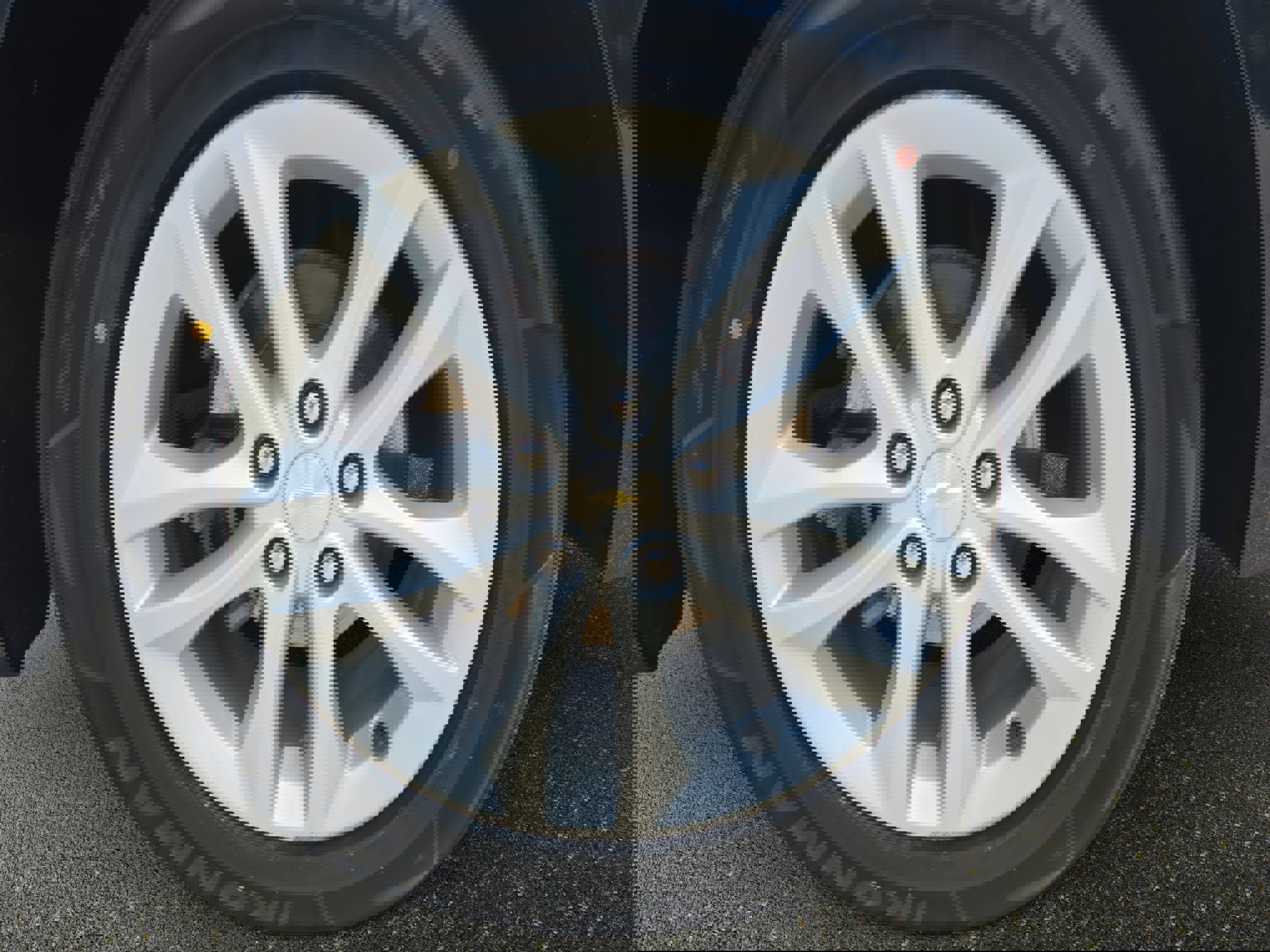 Used 2017 Chevrolet Malibu LT image 32