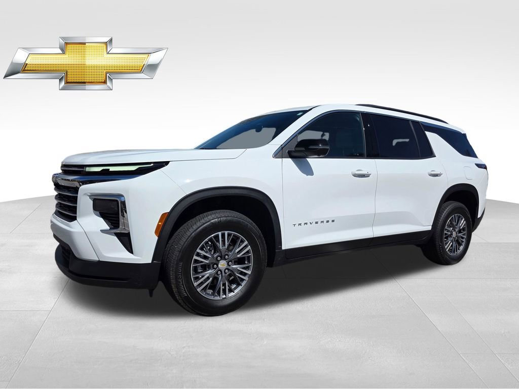 Used 2024 Chevrolet Traverse LT image 2