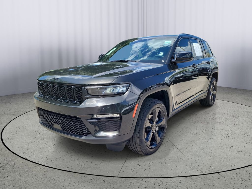 Used 2024 Jeep Grand Cherokee Limited w/ Black Appearance Package image 9