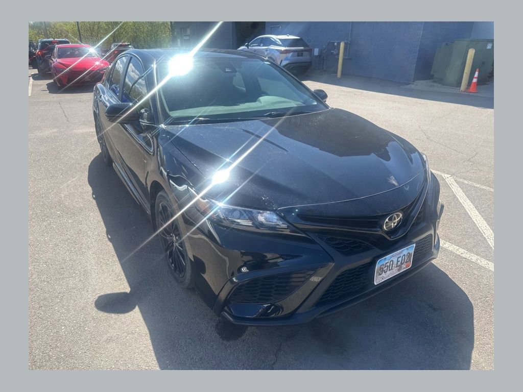 Used 2021 Toyota Camry SE AWD/4WD image 1