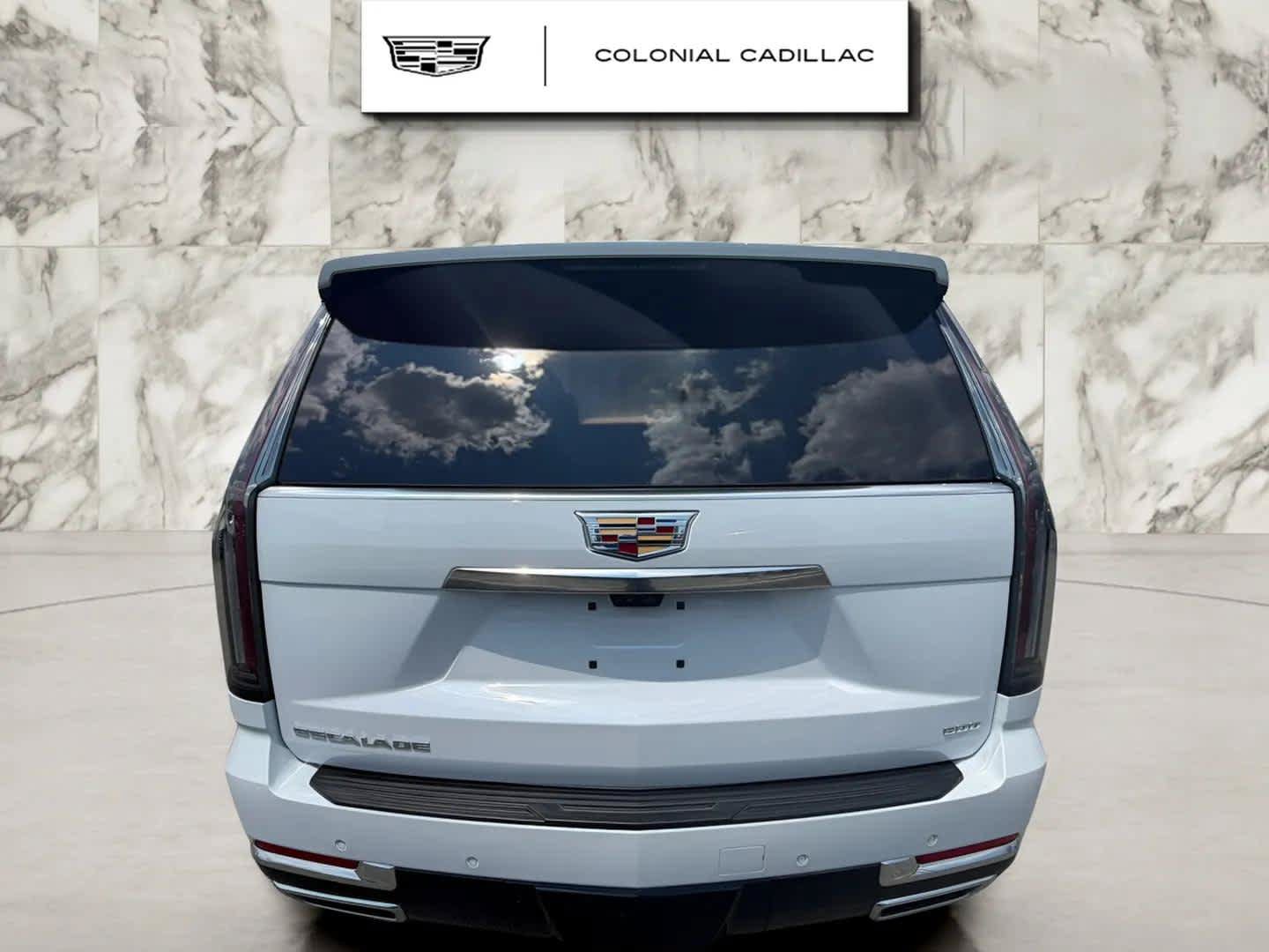 Used 2026 Cadillac Escalade Luxury w/ LPO, Floor Liner Package AWD/4WD image 3