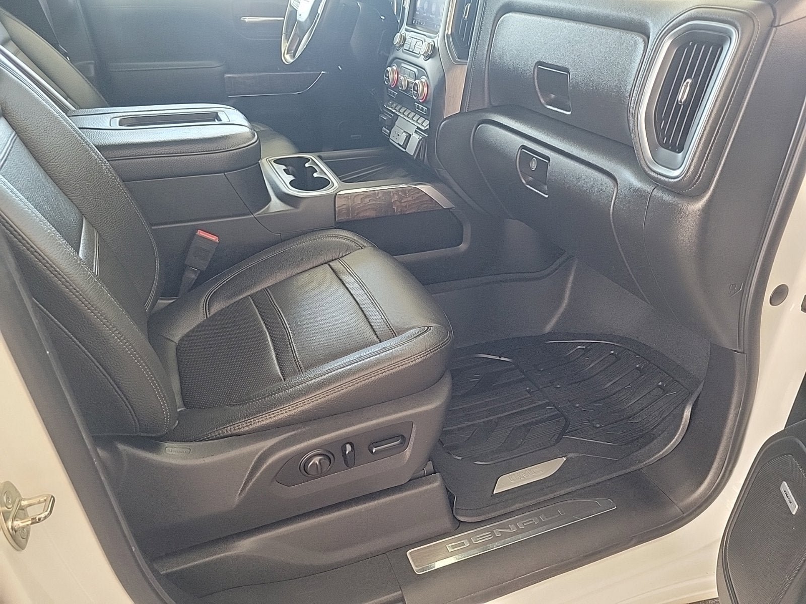 Certified 2019 GMC Sierra 1500 Denali w/ Denali Ultimate Package AWD/4WD image 14