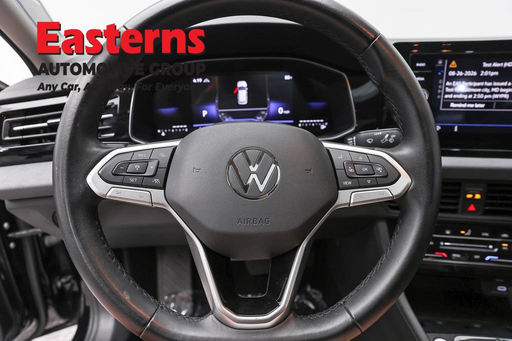 Used 2025 Volkswagen Jetta SE FWD image 10