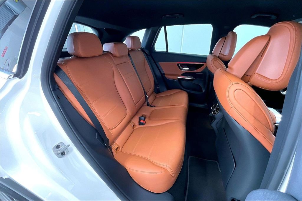 Used 2026 Mercedes-Benz GLC 300 image 19