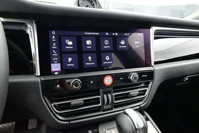 Certified 2025 Porsche Macan AWD/4WD image 10