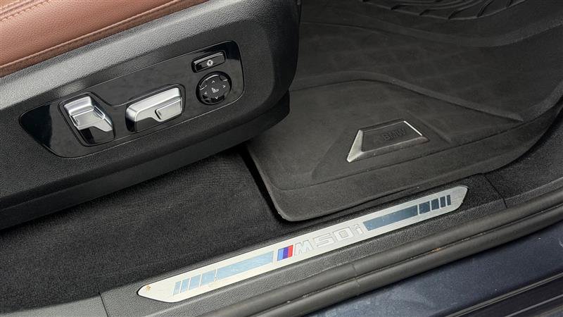 Used 2022 BMW X5 M50i AWD/4WD image 40