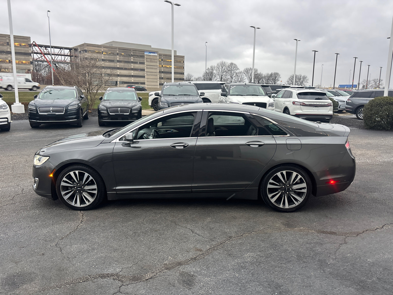 Used 2020 Lincoln MKZ Reserve w/ Elements Package image 4
