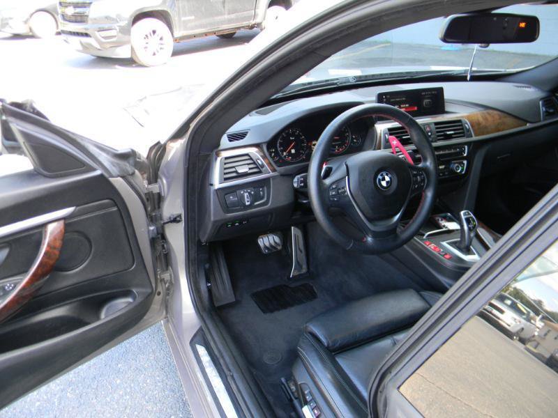 Used 2018 BMW 330i Gran Turismo xDrive AWD/4WD image 16